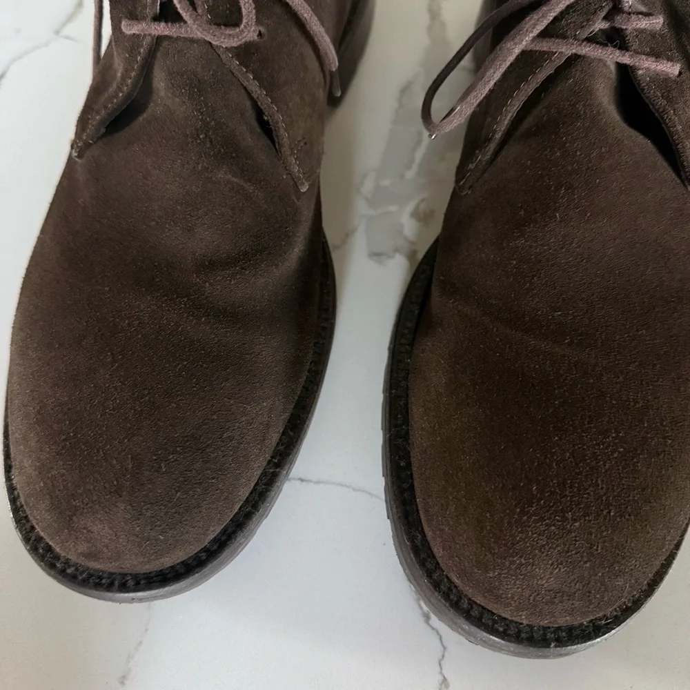 Banana Republic Brown Suede Chukka Boots